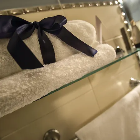 Al Pescatore & Restaurant Готель 4*