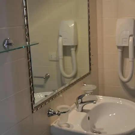 Al Pescatore & Restaurant Готель 4*