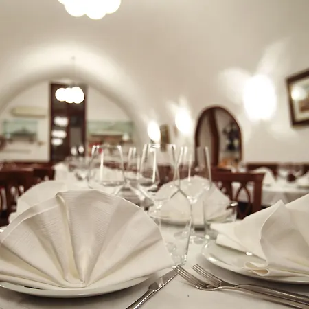 Al Pescatore & Restaurant Готель 4*