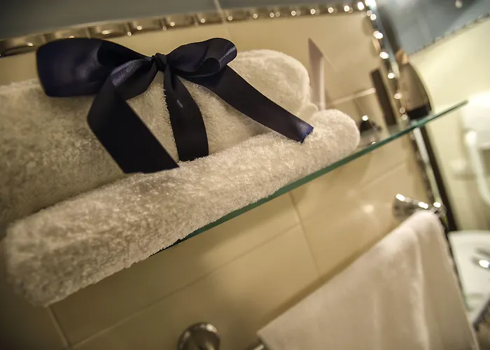 Al Pescatore & Restaurant Hotel 4*